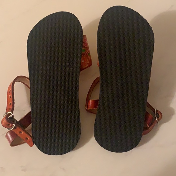 Cute little girls Sandals - Picture 4 of 6